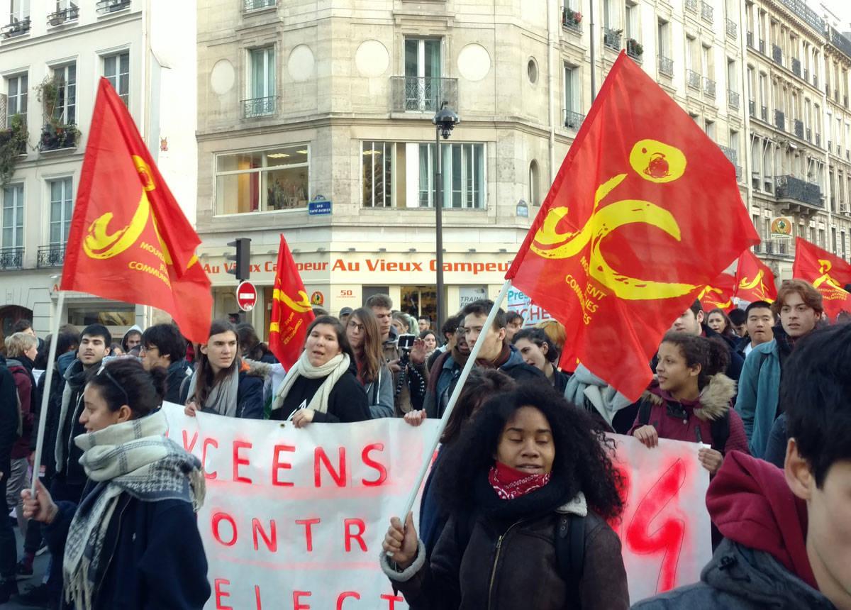 20 000 jeunes dans la rue contre la sélection