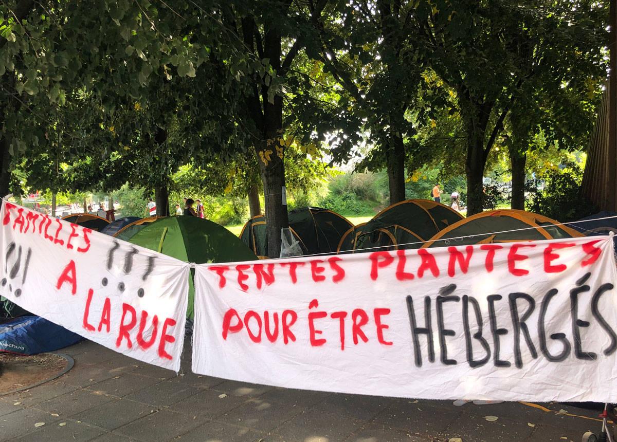 Cover Image for A Paris, l’été compliqué des migrants