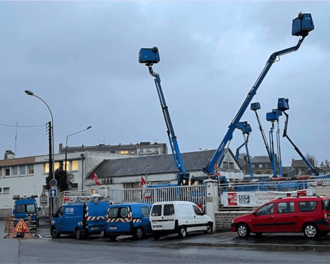 Cover Image for Lutte victorieuse pour les électriciens ardennais