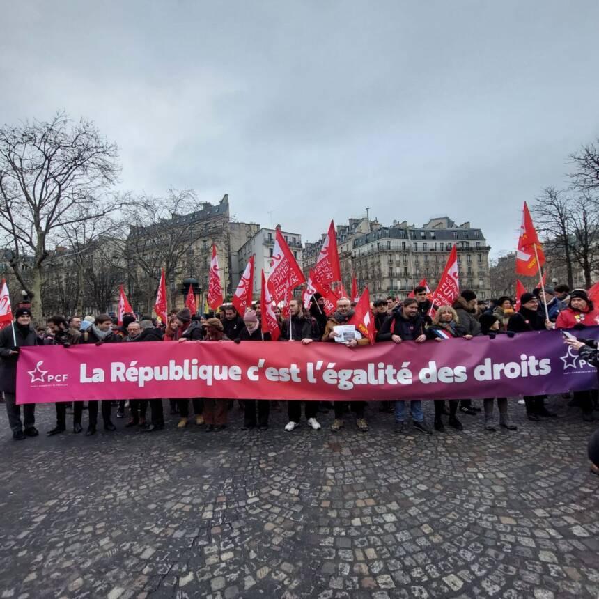 Une marche rassembleuse et réussie contre la loi immigration 