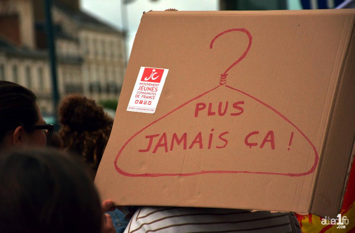 L’inscription de l’IVG dans la constitution, une victoire symbolique pour un droit menacé