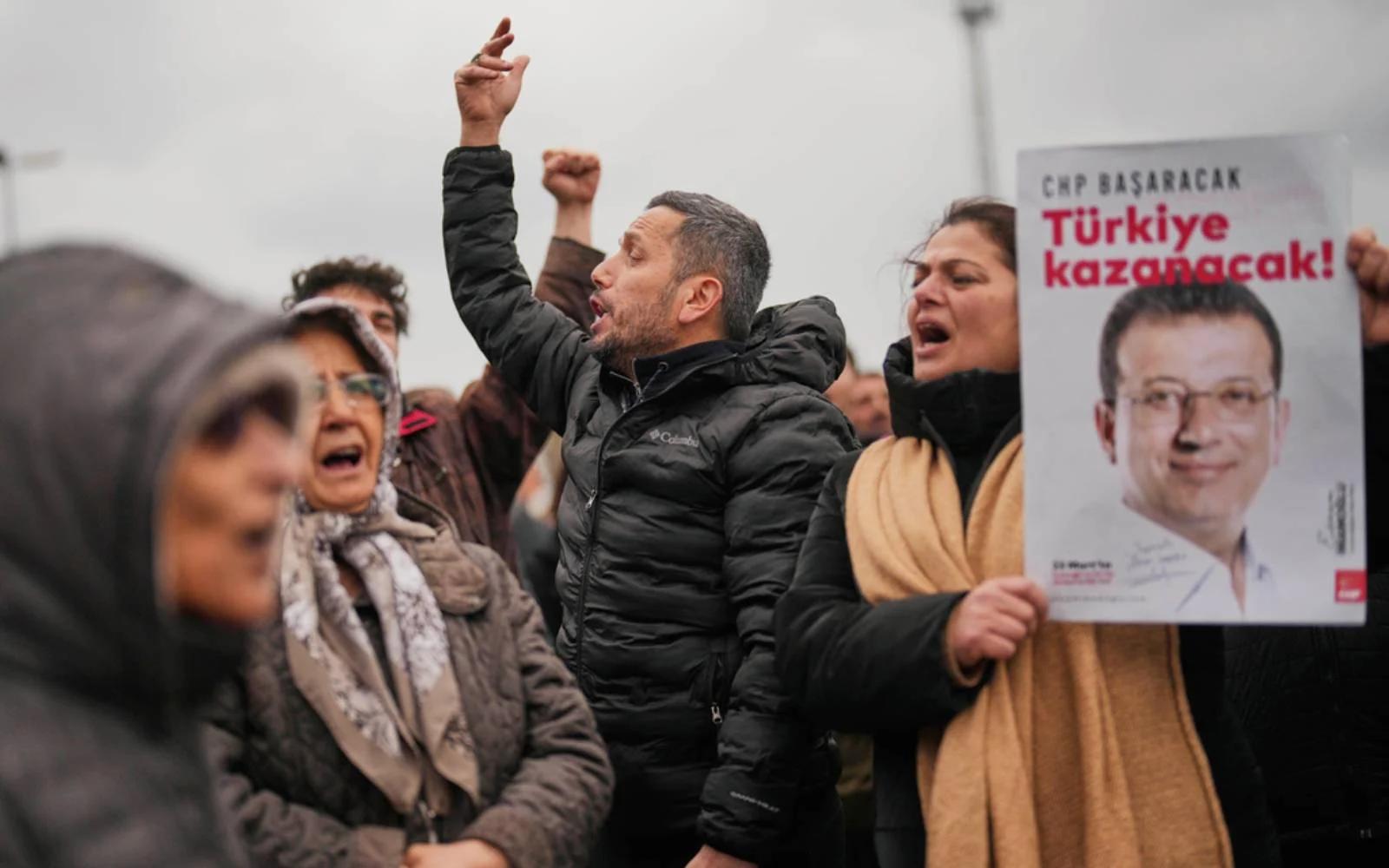 L’AKP face à une crise politique après l’arrestation du maire d’Istanbul
