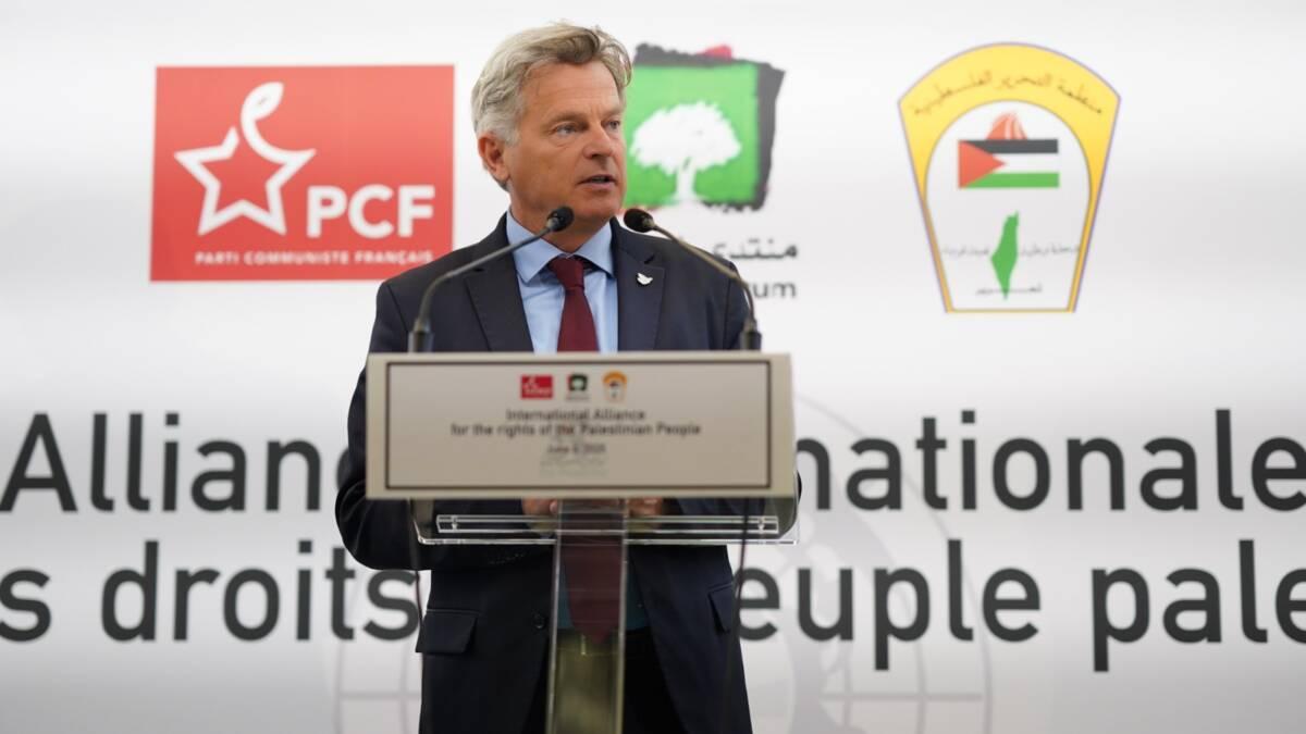 Le PCF reçoit l’OLP, quand les communistes font la diplomatie française
