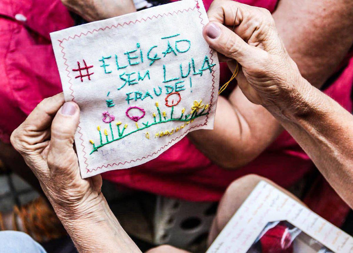 Cover Image for Au procès en appel de Lula, les juges condamnent la démocratie