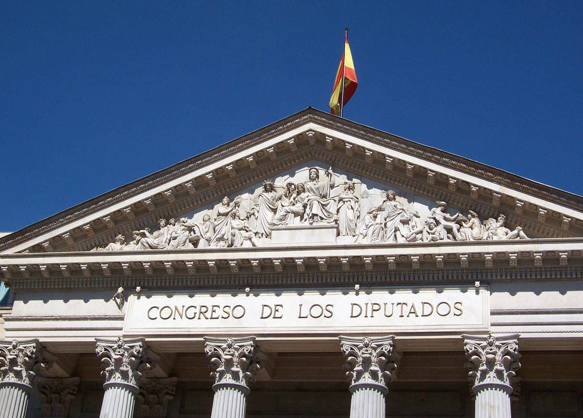 Cover Image for Élections en Espagne : pas de vainqueurs, mais les fascistes défaits
