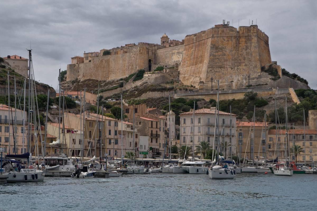 Cover Image for En Corse, à qui profite la bétonisation et la spéculation immobilière ?