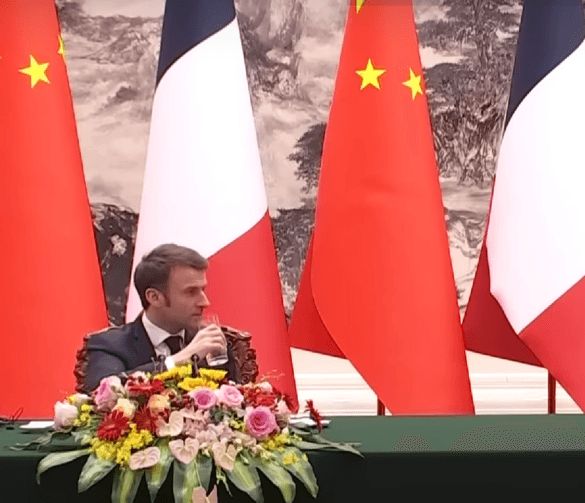 Cover Image for Xi Jinping et Macron demandent des pourparlers de paix
