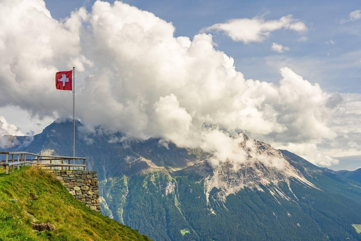 Plusieurs États devant la CEDH pour inaction climatique, la Suisse condamnée